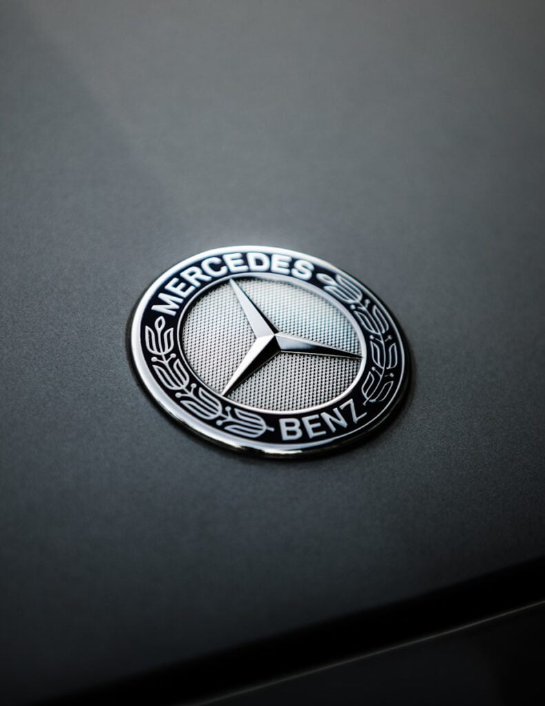Auto brand - Mercedes schild